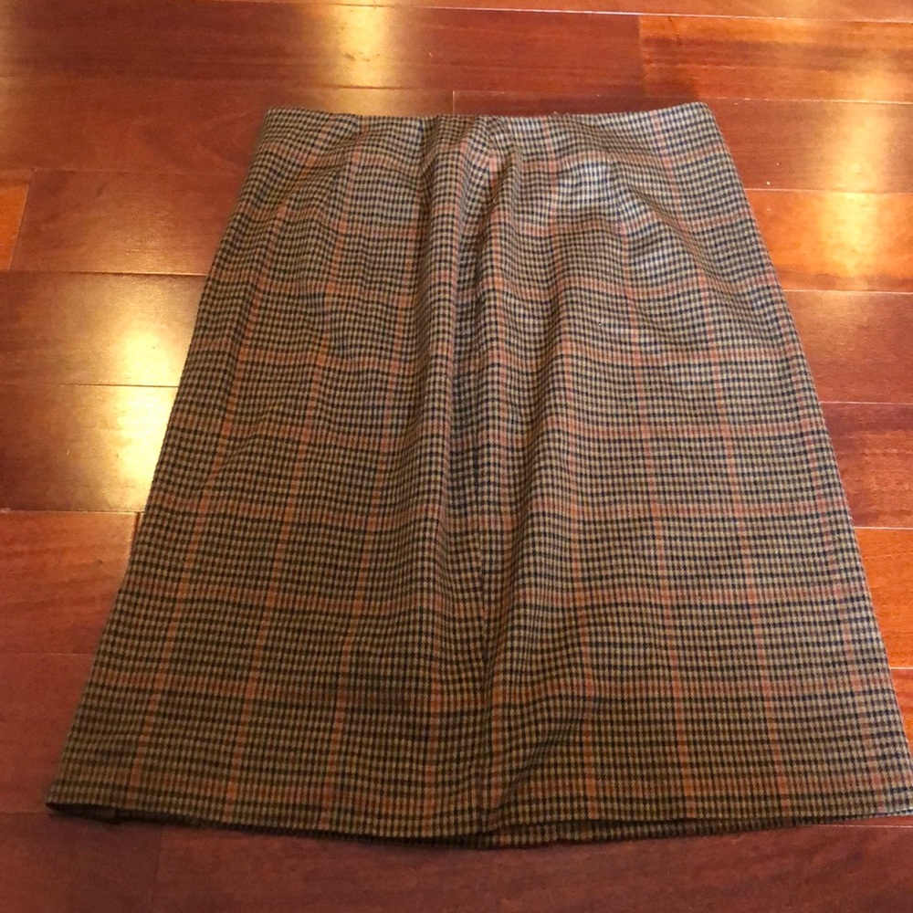 Women’s plaid skirt size 6 business casual